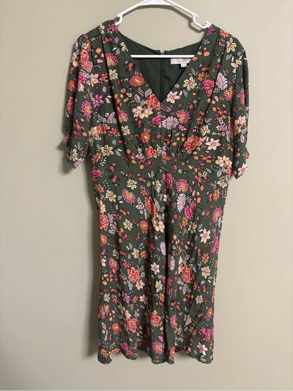 Loft Country Garden Puff Sleeve V-Neck Dress 100% Viscose Size 6 New Floral
